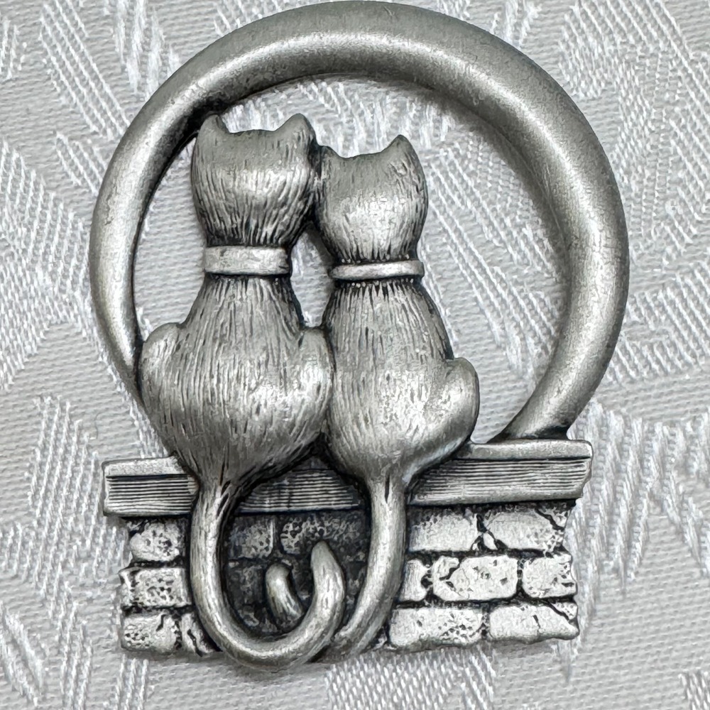 Cats in Love Watching the Moon JJ Jonette Vintage Silver Tone Brooch Pin